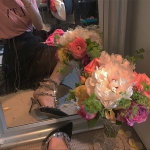 Meet your Posher, Mona